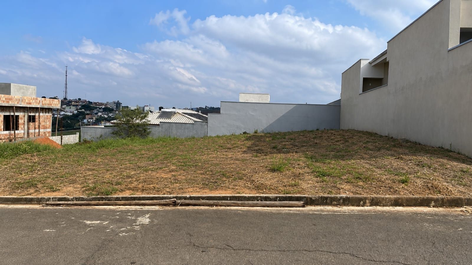 Lote a venda no bairro POUSADA DO SOL – POUSO ALEGRE