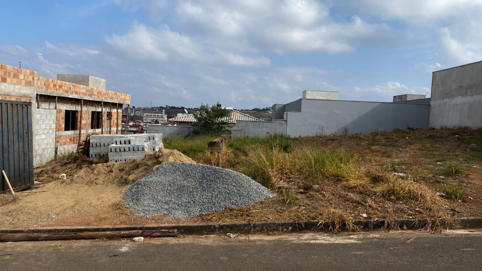 Lote a Venda no bairro POUSADA DO SOL – POUSO ALEGRE