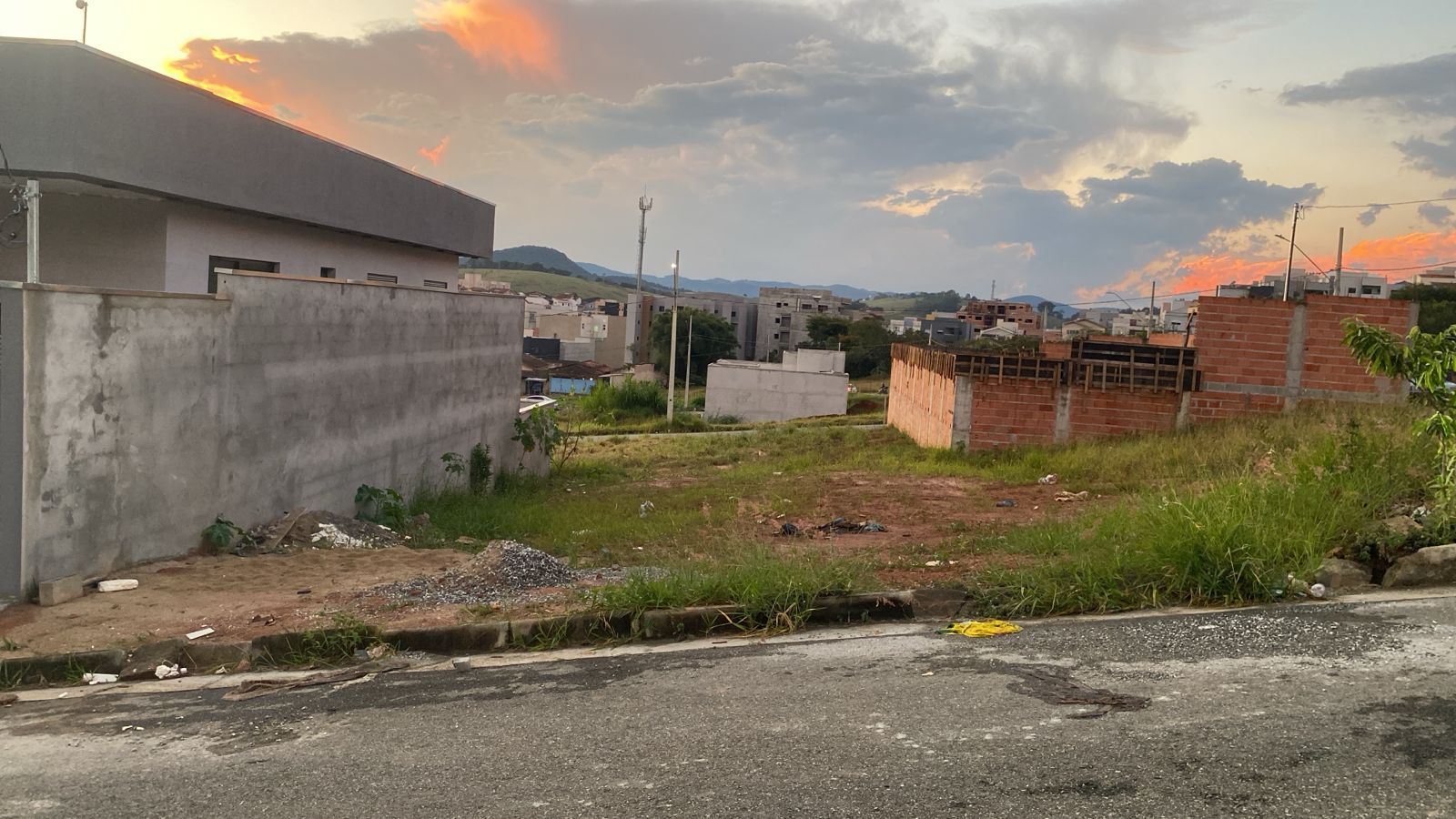 Lote a venda no Vale Santo Antônio – POUSO ALEGRE